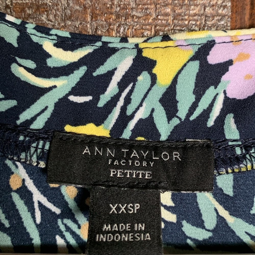 Ann Taylor Factory Petite XXSP floral sleeveless top boxy gardencore boho office - Picture 3 of 7